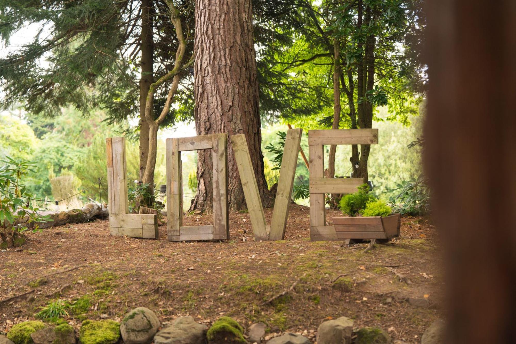 Luxury Woodland Lodge Retreat At Culdees Castle Crieff Kültér fotó